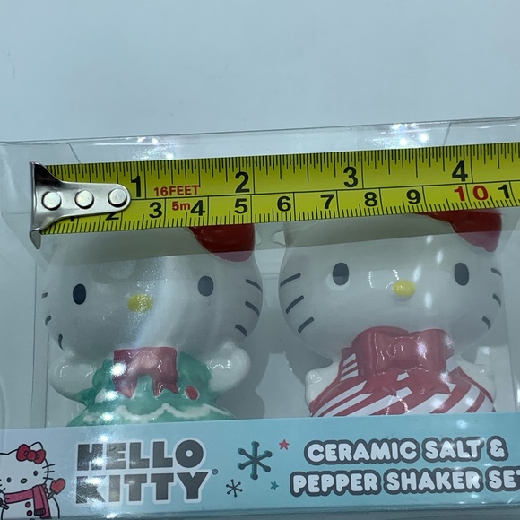 Hello Kitty Peppermint Ceramic Mug & Hello Kitty Salt and Pepper Shakers - Picture 15 of 16